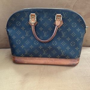 💎Authentic Louis Vuitton Alma💎. FREE SHIPPING!